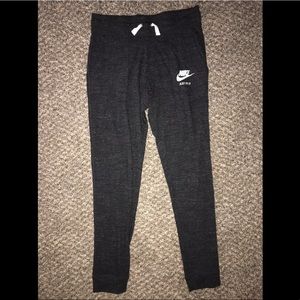 Women’s Nike joggers 🛑 SOLD 🛑